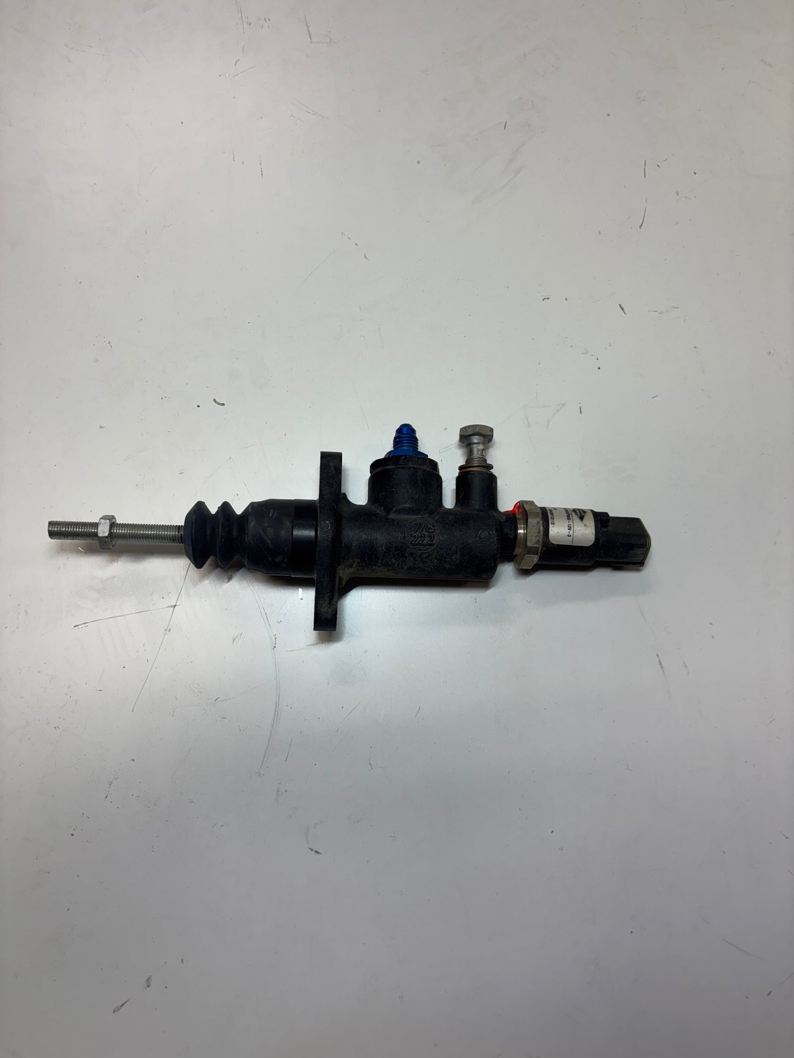 USED TILTON 76 SERIES 7/8 MASTER CYLINDER WITH BRAKE PRESSURE SENSOR