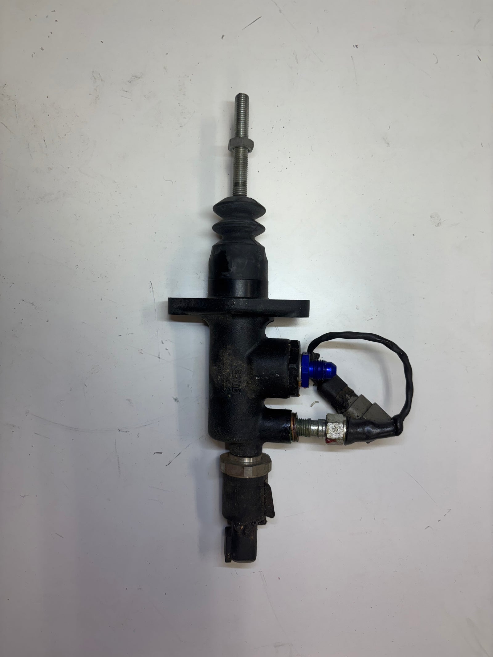 USED TILTON 76 SERIES 13/16 MASTER CYLINDER WITH BLACK DIAMOND BRAKE PRESSURE SENSOR