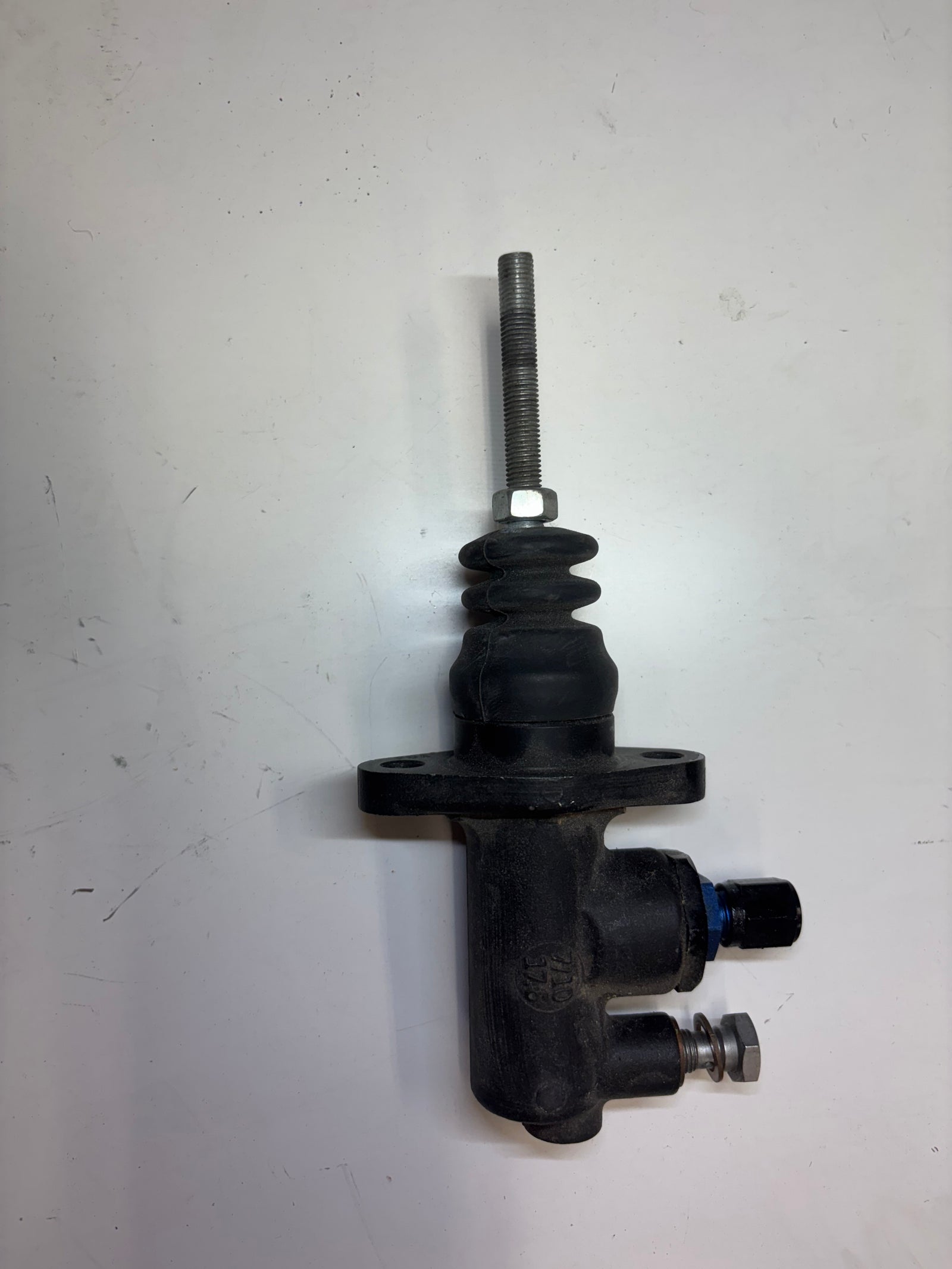 USED TILTON 76 SERIES MASTER CYLINDER 7/10"