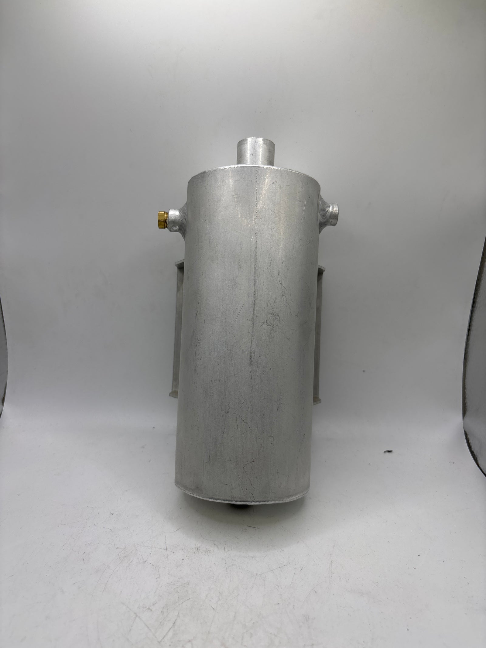USED OVERFLOW TANK, VERTICAL- STD STRAIGHT BRACKET