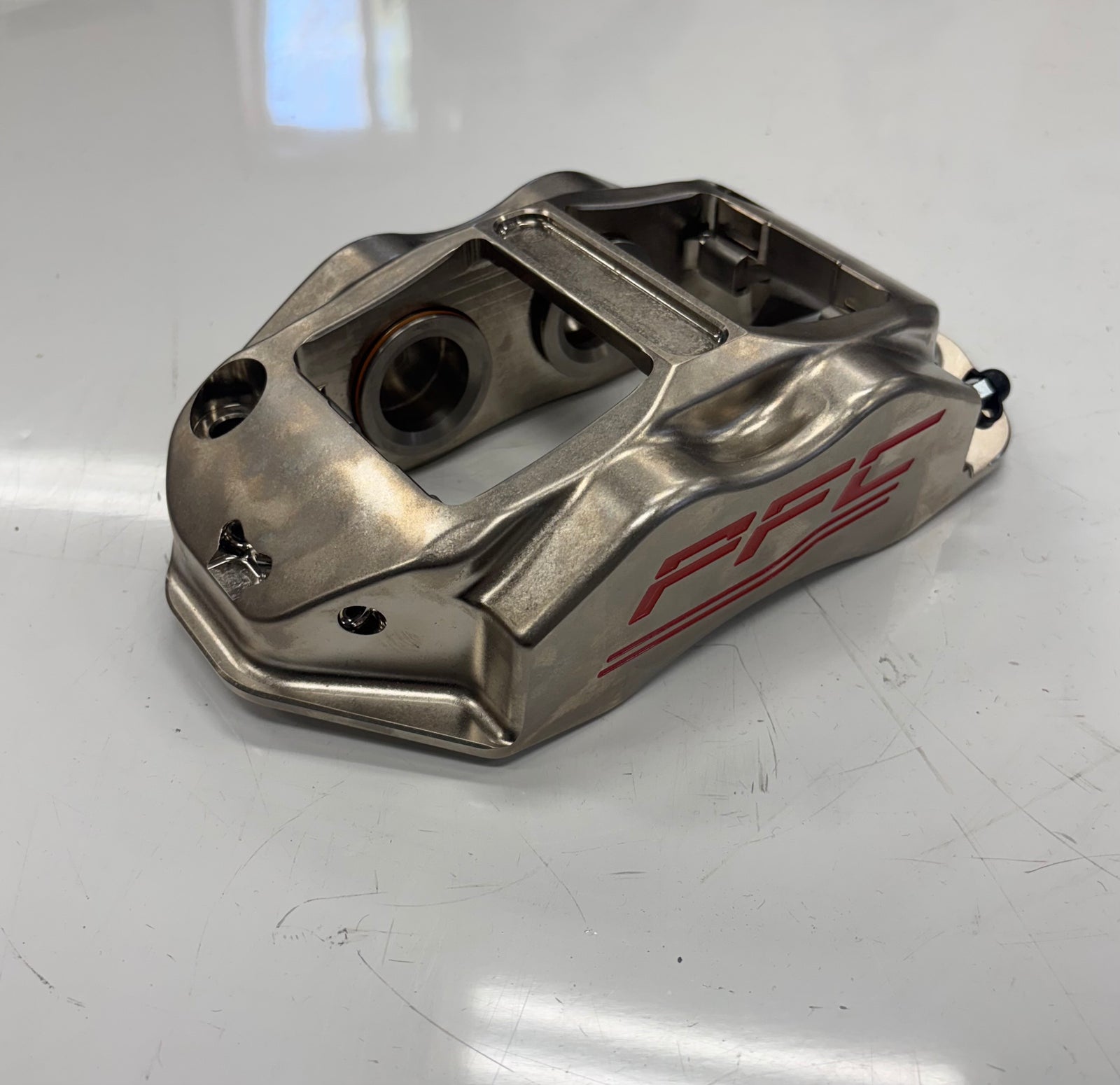 USED (NEW) PFC BRAKES ZR94 RACE CALIPER-RH-TRAILING-4 PISTON