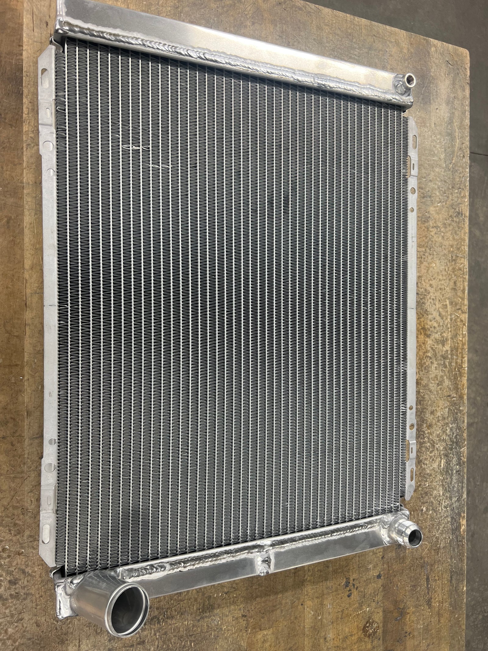 BLEM! 34326R16NF RADIATOR, 19X26 2PS RS NO 16TP
