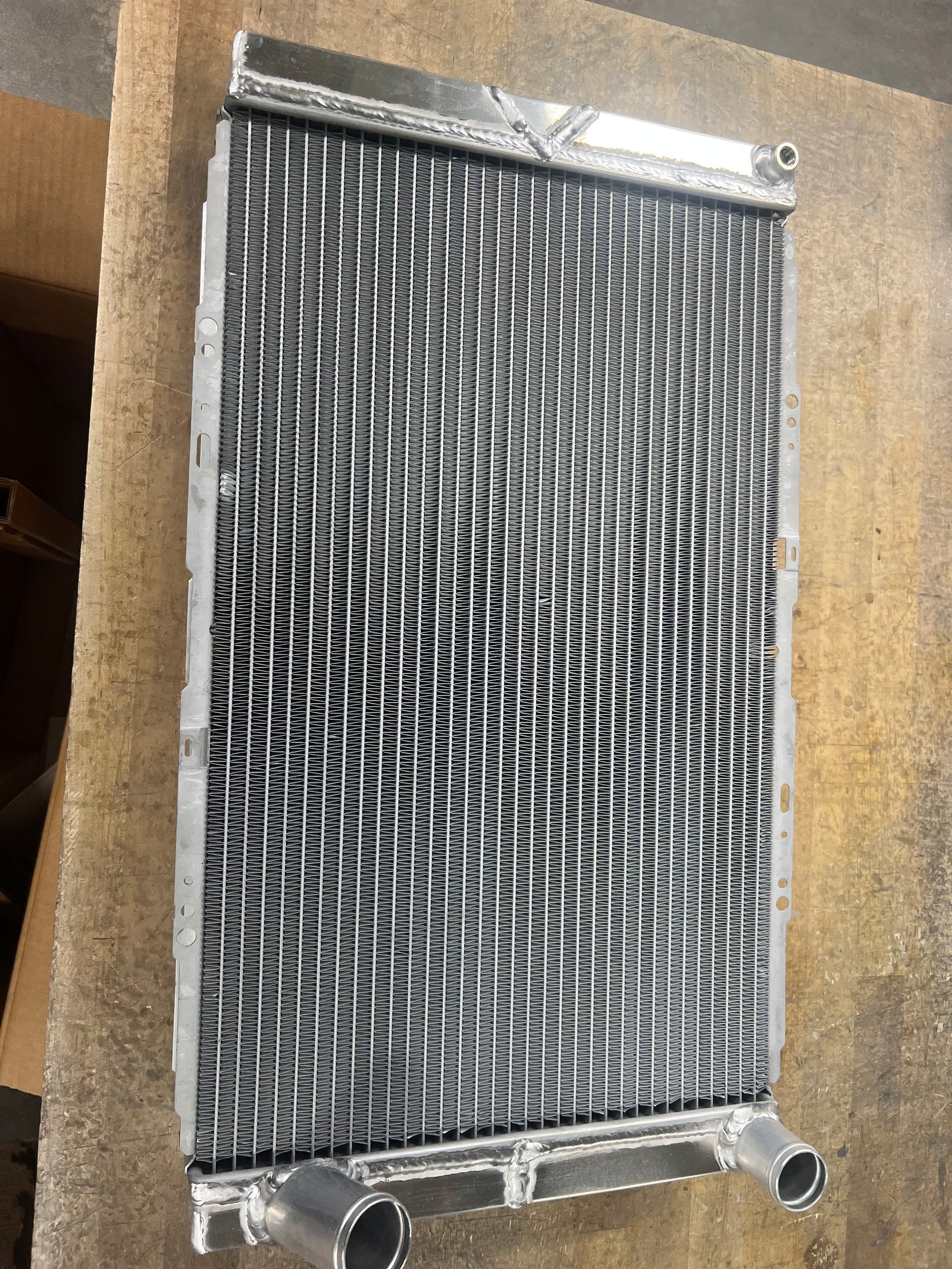 BLEM! 34329RNF RADIATOR, 16X28 2PASS RS, NF