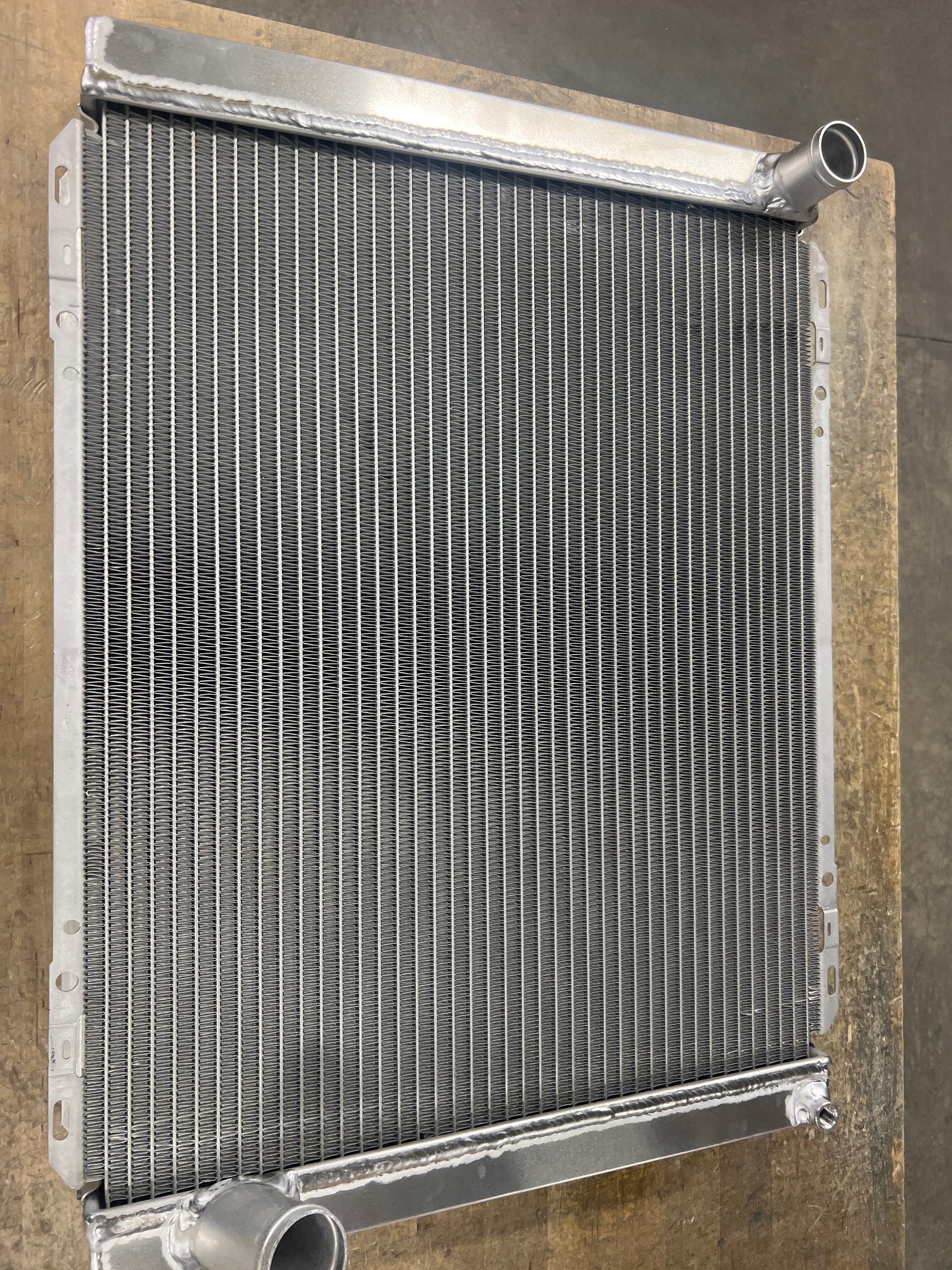 BLEM! 342ANF RADIATOR, 19X26 CHVY NO FILLER